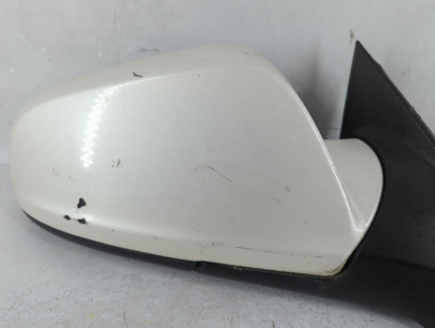 2008-2012 Chevrolet Malibu Passenger Right Side View Manual Door Mirror - Oemusedautoparts1.com
