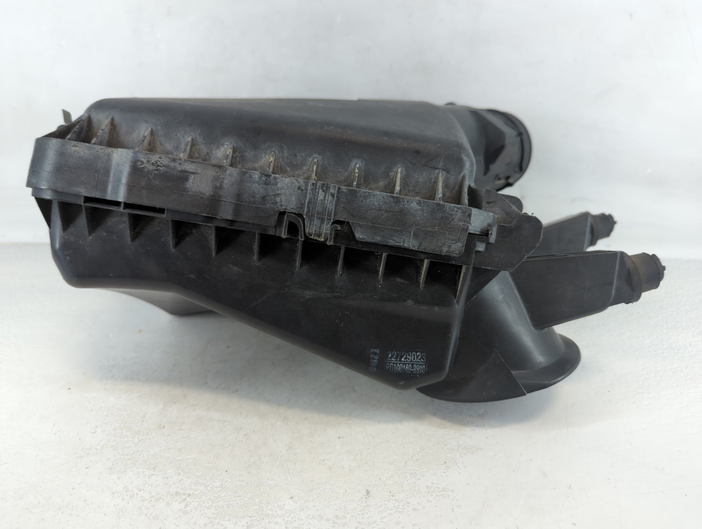 2008-2012 Chevrolet Malibu Air Cleaner Intake-duct Hose Tube - Oemusedautoparts1.com