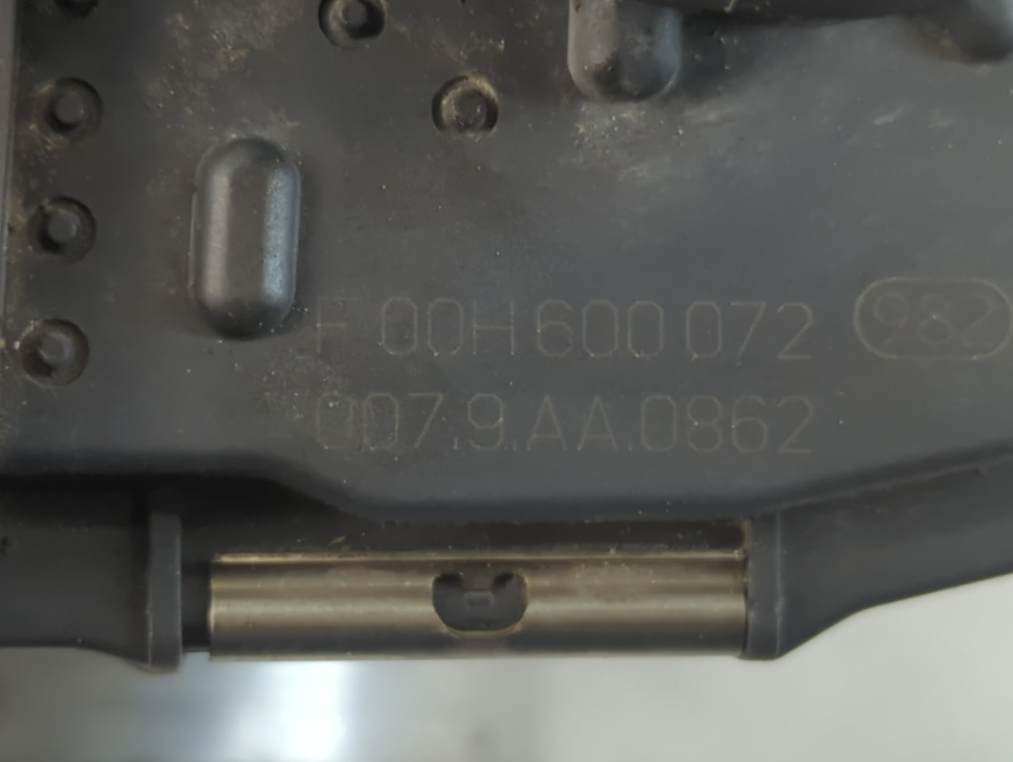 2008-2012 Chevrolet Malibu Throttle Body P/N:0079AA0862 F00H600072 Fits Fits 2007 2008 2009 2010 2011 2012 OEM Used Auto Par