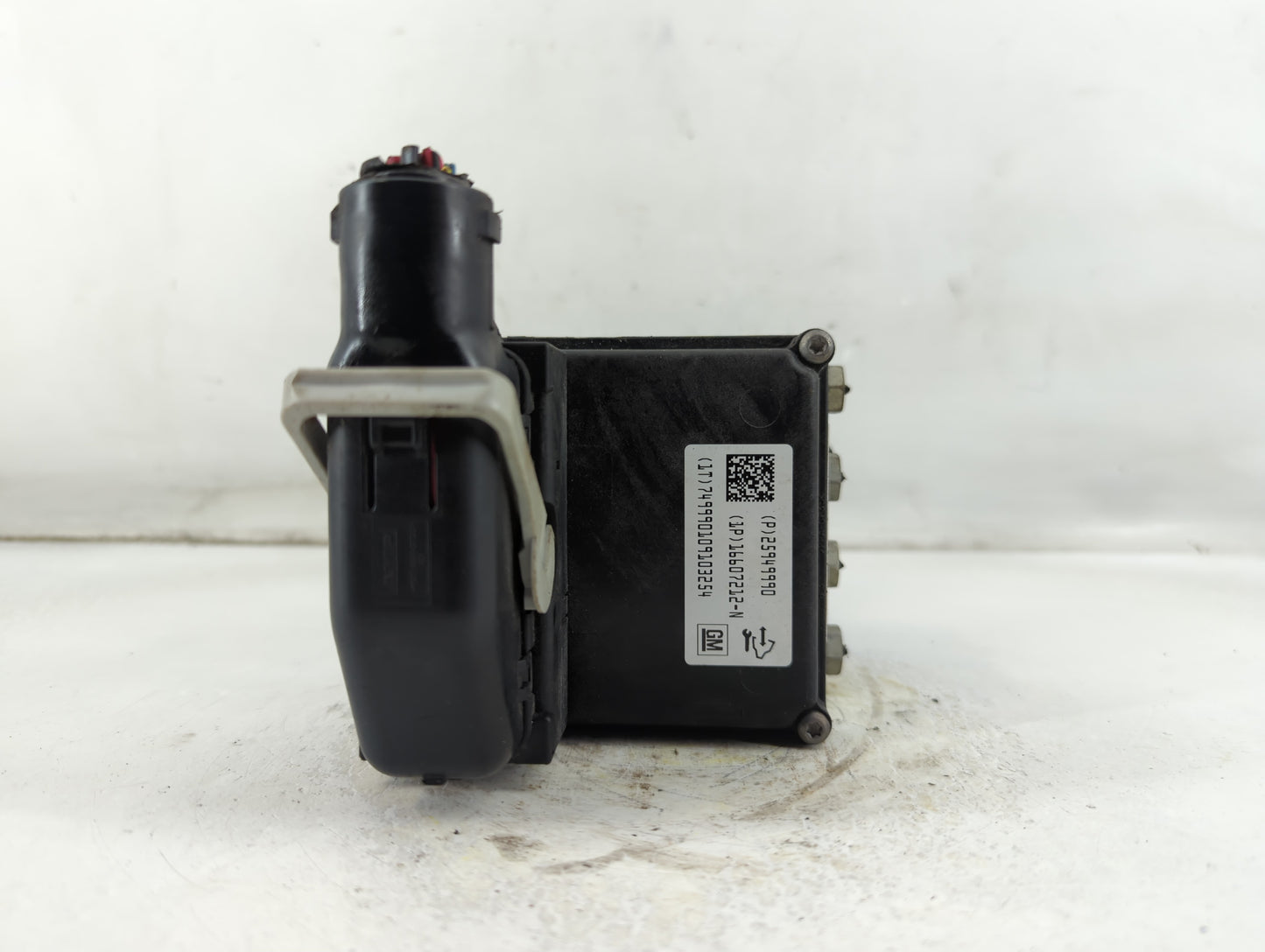 2010 Chevrolet Malibu ABS Pump Control Module Replacement P/N:25949990 Fits OEM Used Auto Parts - Oemusedautoparts1.com