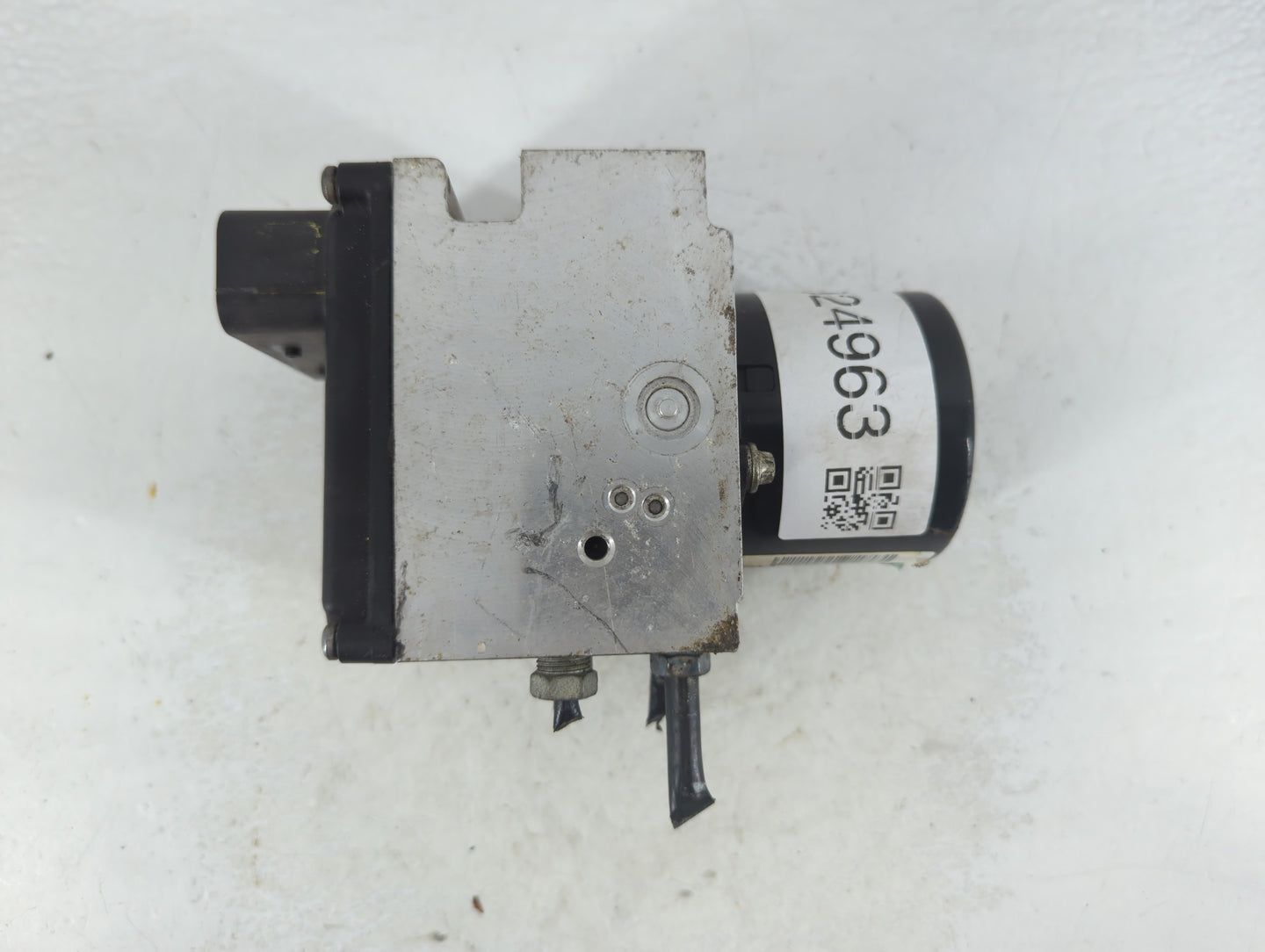 2010 Chevrolet Malibu ABS Pump Control Module Replacement P/N:25949990 Fits OEM Used Auto Parts - Oemusedautoparts1.com