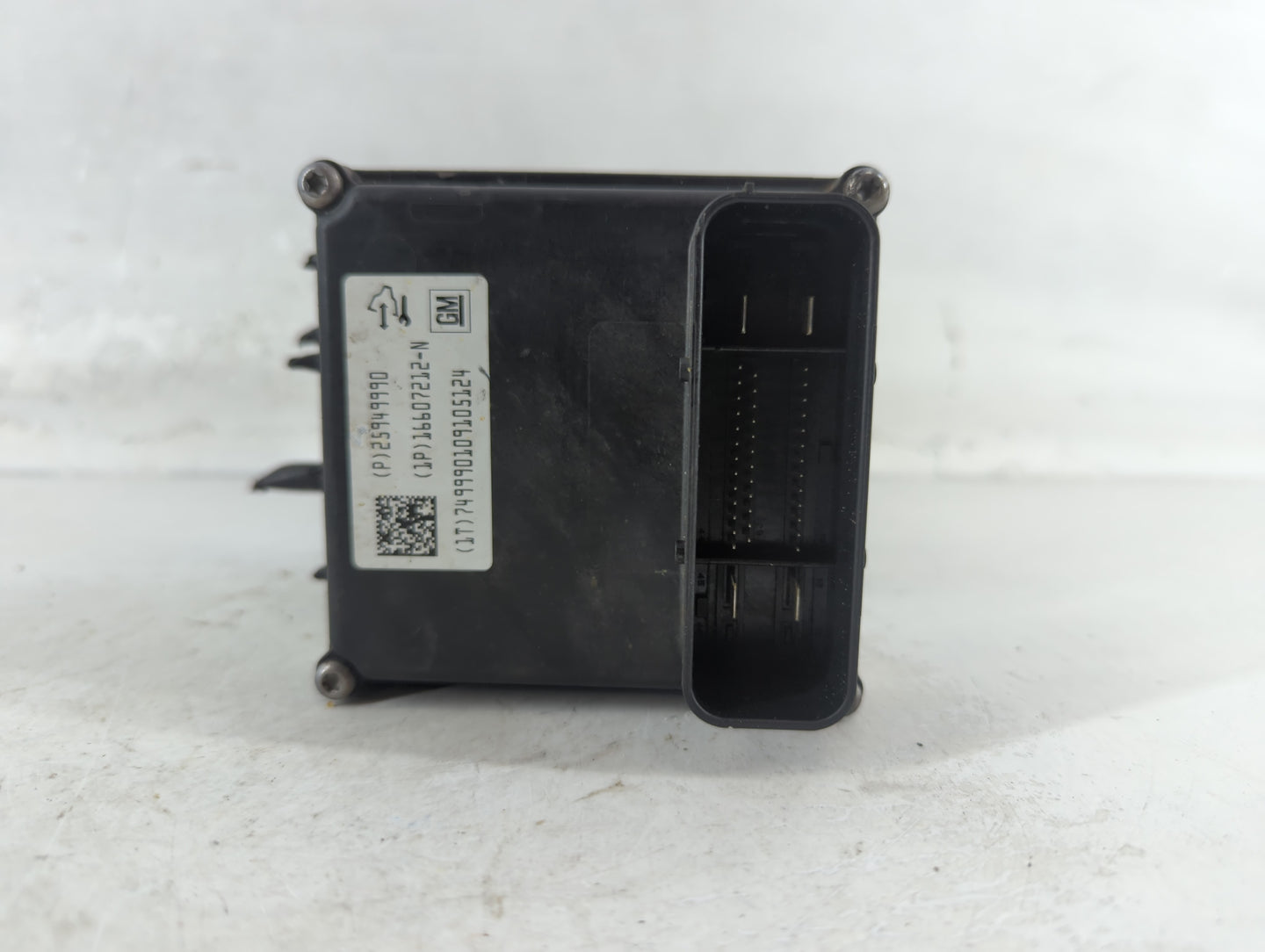 2010 Chevrolet Malibu ABS Pump Control Module Replacement P/N:25949990 Fits OEM Used Auto Parts - Oemusedautoparts1.com