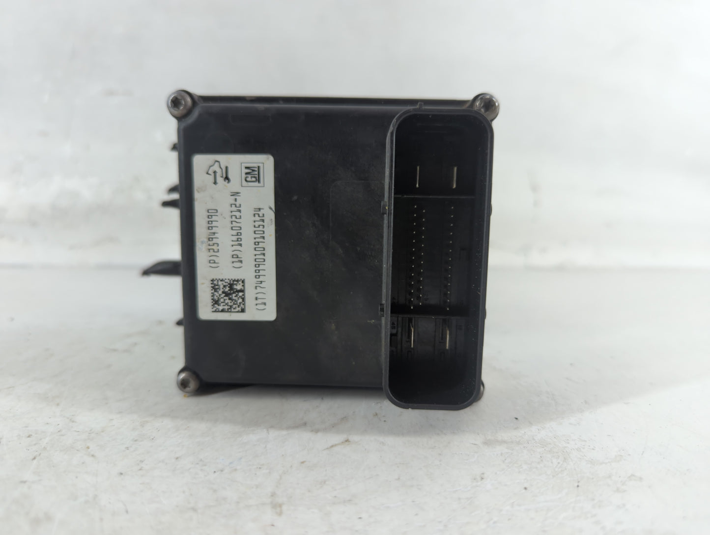 2010 Chevrolet Malibu ABS Pump Control Module Replacement P/N:25949990 Fits OEM Used Auto Parts - Oemusedautoparts1.com
