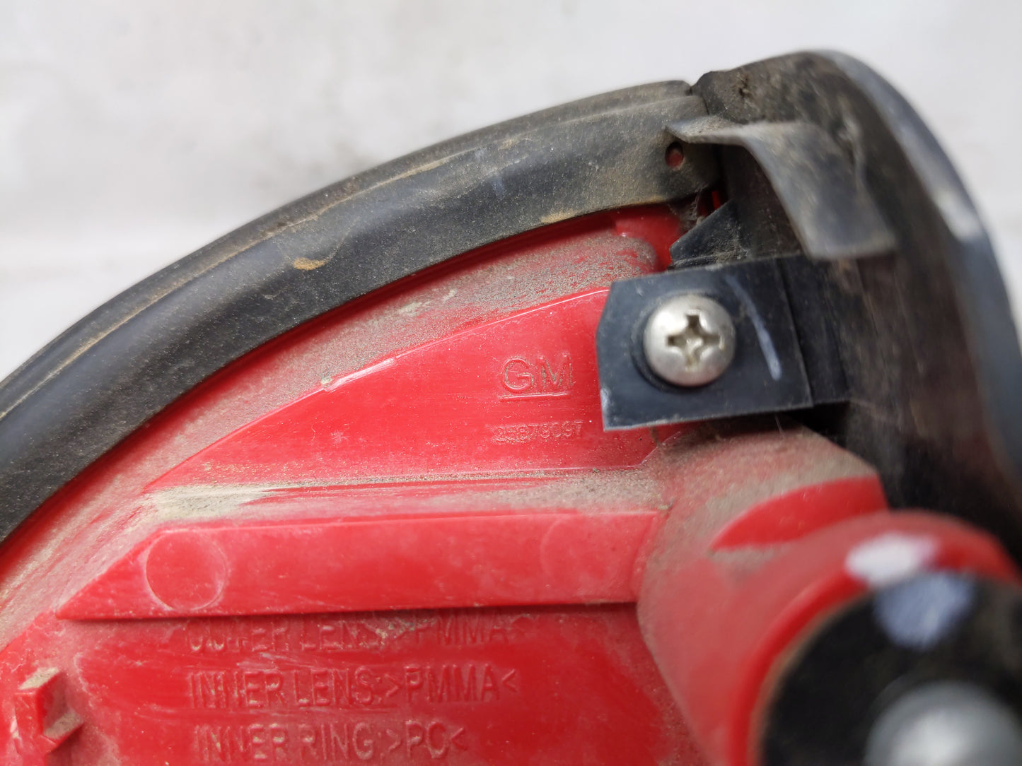 2010 Chevrolet Malibu Tail Light Assembly Passenger Right OEM P/N:25879007 Fits Fits 2008 2009 2011 2012 OEM Used Auto Parts