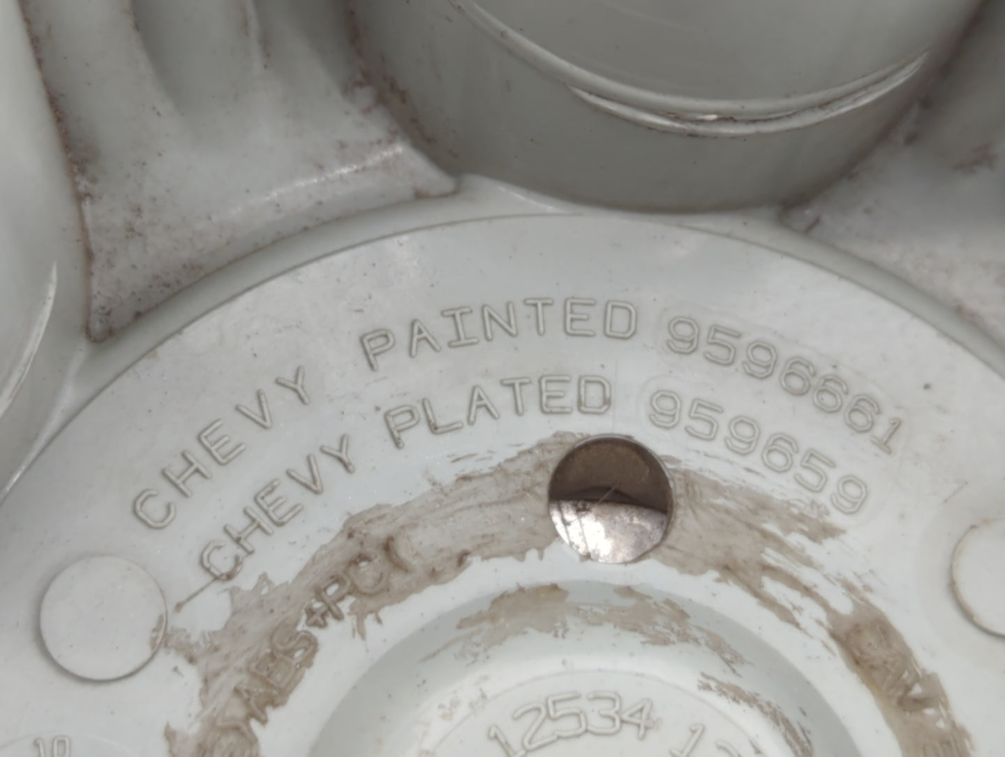 2010 Chevrolet Silverado Rim Wheel Center Cap - Oemusedautoparts1.com