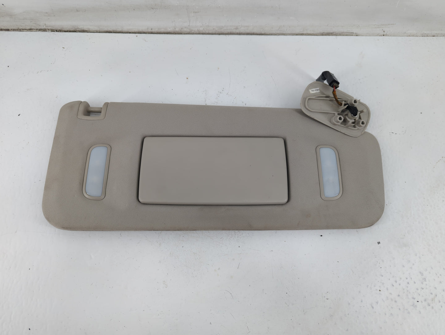 2007-2013 Chevrolet Silverado 1500 Sun Visor Shade Replacement Passenger Right Mirror Fits OEM Used Auto Parts - Oemusedauto