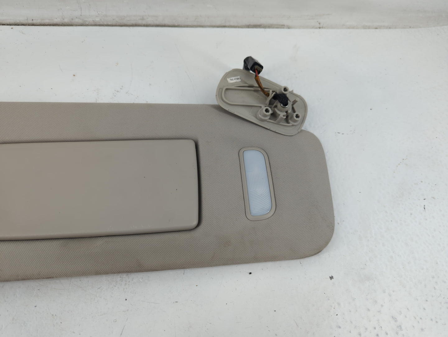 2007-2013 Chevrolet Silverado 1500 Sun Visor Shade Replacement Passenger Right Mirror Fits OEM Used Auto Parts - Oemusedauto