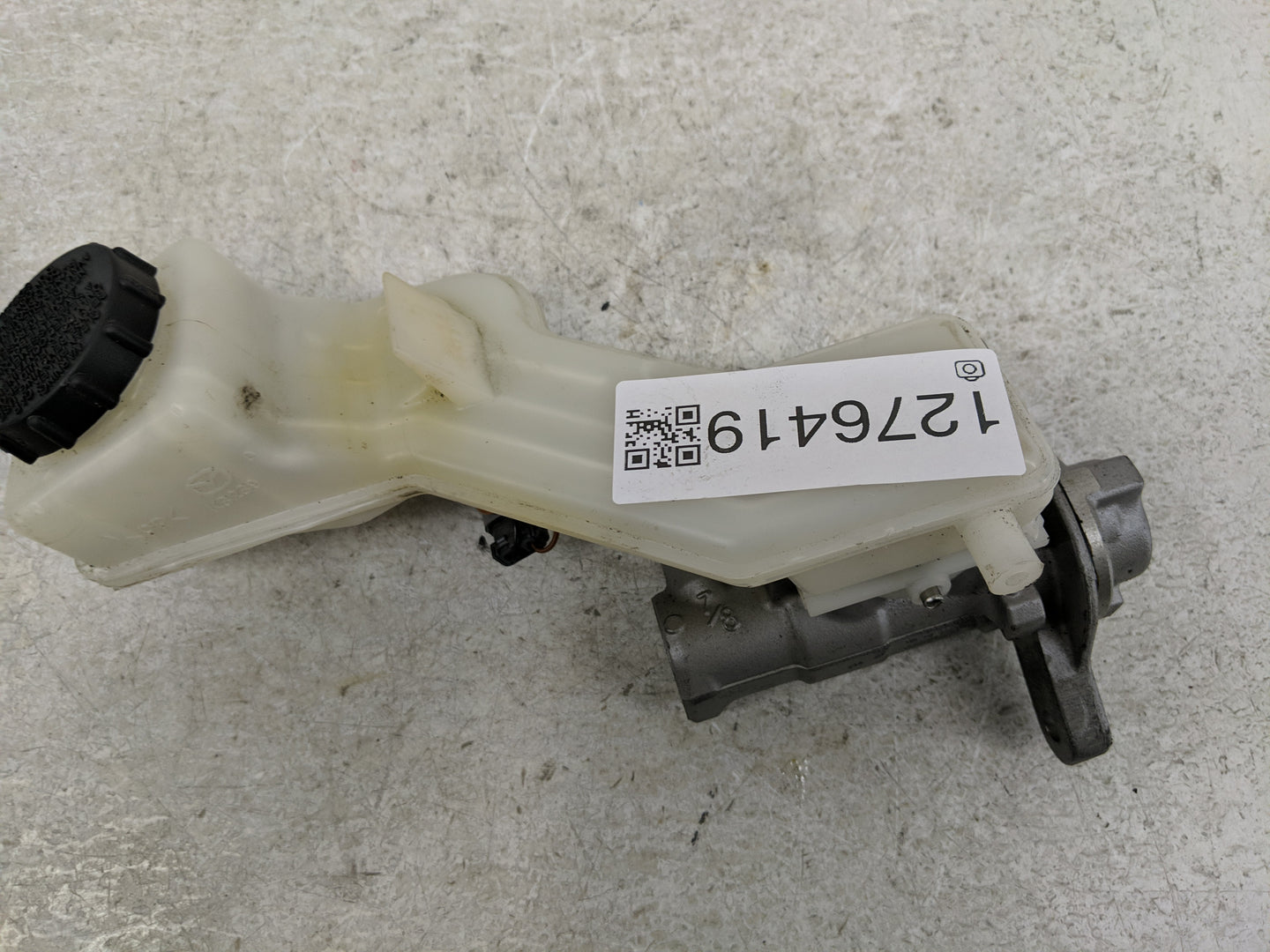 2007-2013 Chevrolet Silverado 1500 Brake Master Cylinder 1276419 - Oemusedautoparts1.com