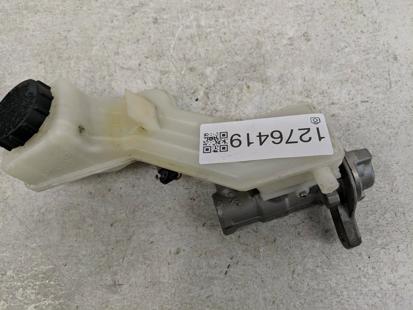 2007-2013 Chevrolet Silverado 1500 Brake Master Cylinder 1276419 - Oemusedautoparts1.com