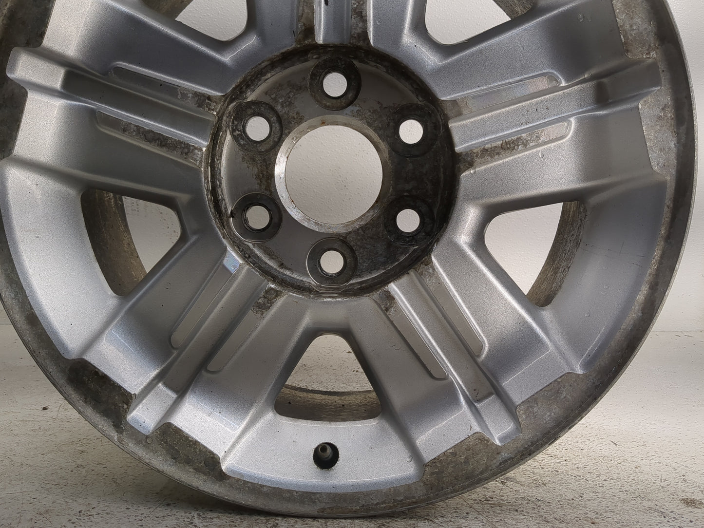 2008-2013 Chevrolet Silverado 1500 Oem Wheel Rim 1315097 - Oemusedautoparts1.com
