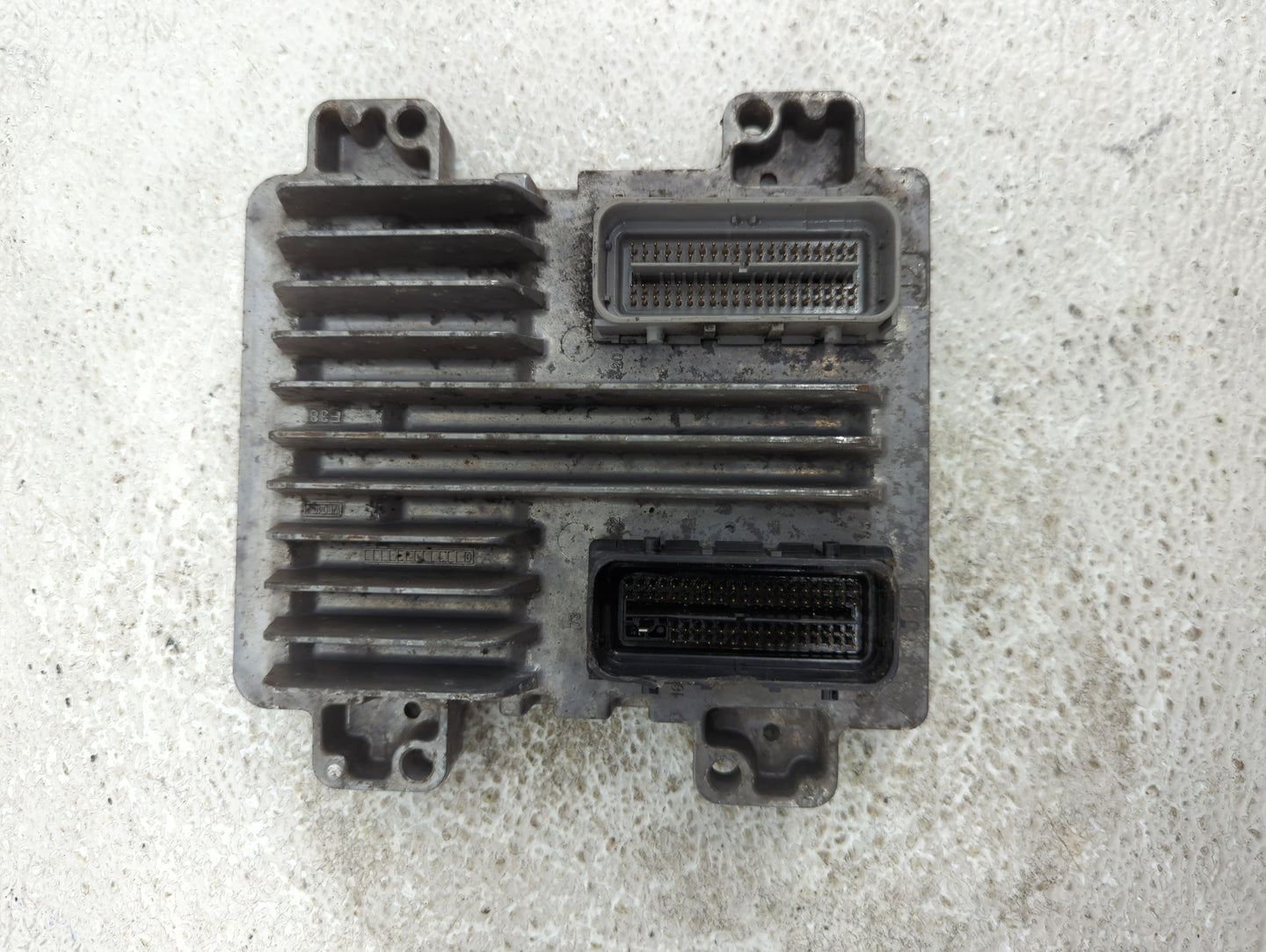 2010-2013 Chevrolet Silverado 1500 PCM Engine Control Computer ECU ECM PCU OEM P/N:12636004 Fits OEM Used Auto Parts - Oemus