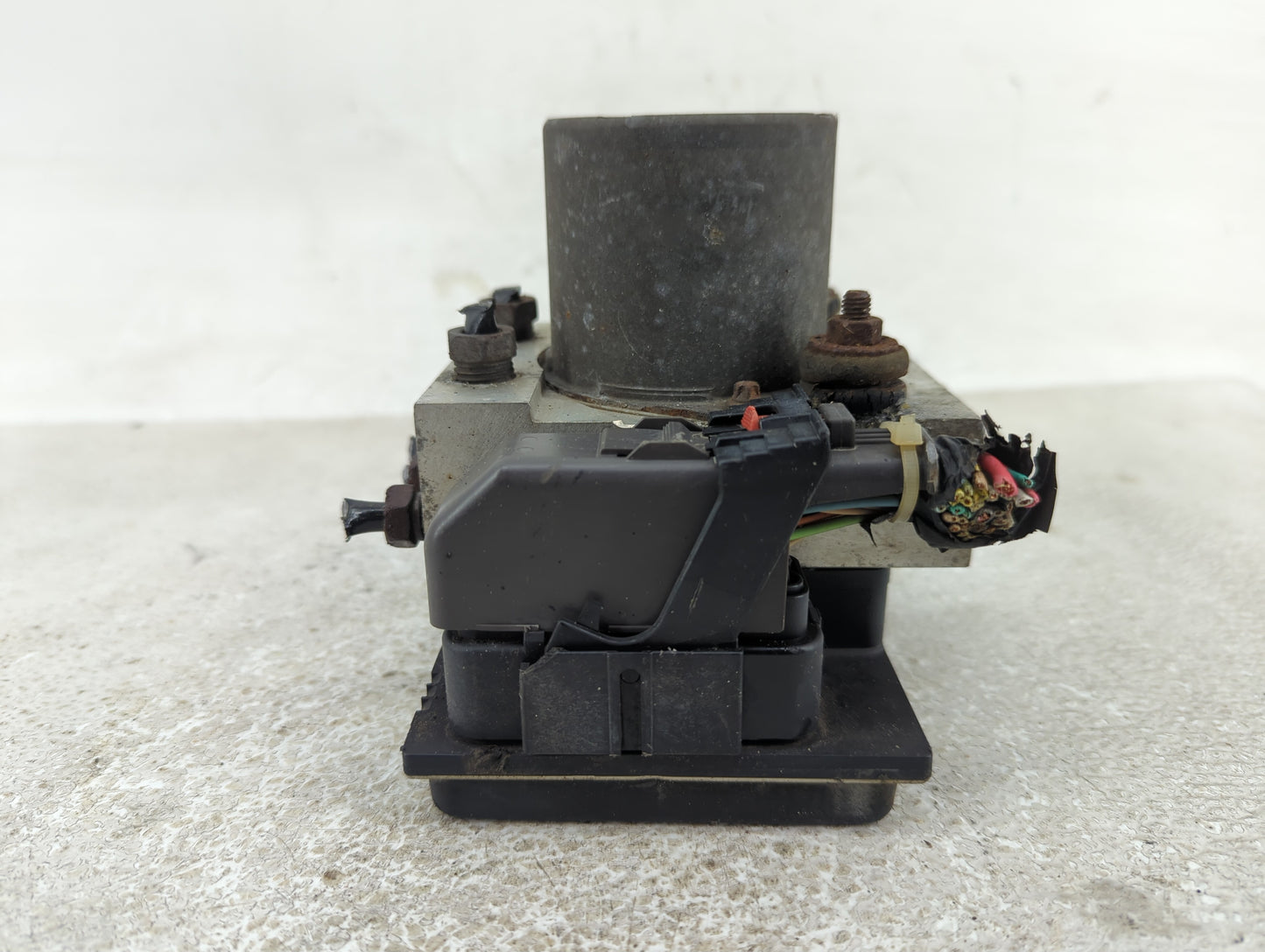2009-2013 Chevrolet Silverado 1500 ABS Pump Control Module Replacement Fits Fits 2009 2010 2011 2012 2013 2014 OEM Used Auto