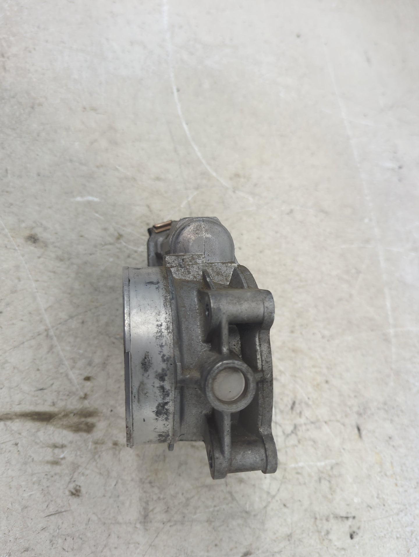 2009-2013 Chevrolet Silverado 1500 Throttle Body Fits Fits 2009 2010 2011 2012 2013 2014 2015 OEM Used Auto Parts - Oemuseda