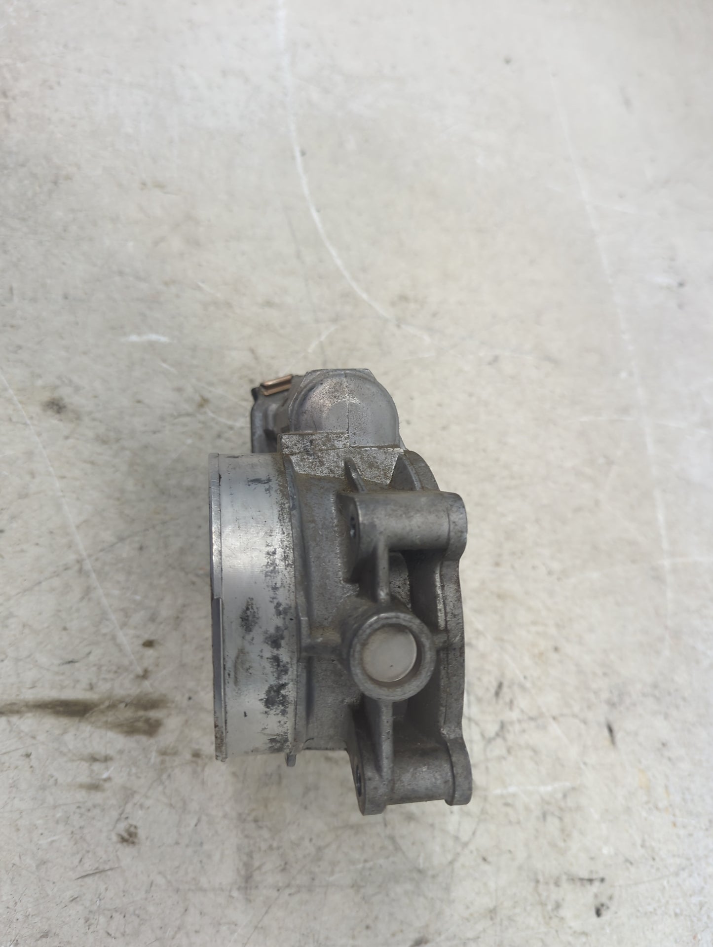 2009-2013 Chevrolet Silverado 1500 Throttle Body Fits Fits 2009 2010 2011 2012 2013 2014 2015 OEM Used Auto Parts - Oemuseda