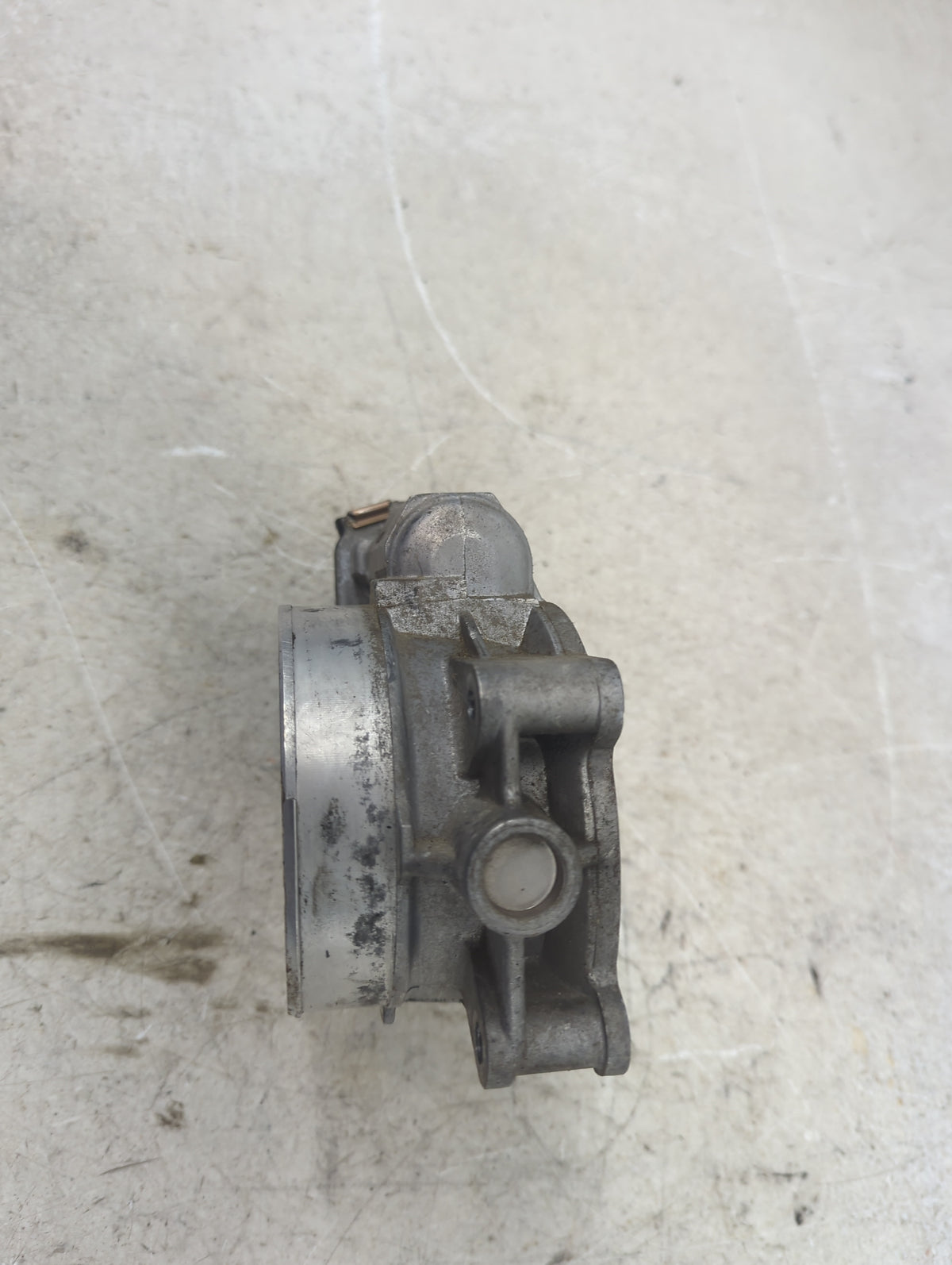2009-2013 Chevrolet Silverado 1500 Throttle Body Fits Fits 2009 2010 2011 2012 2013 2014 2015 OEM Used Auto Parts - Oemuseda
