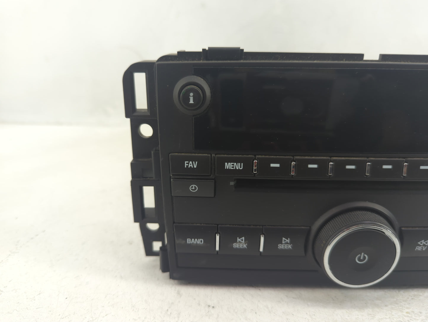 2010-2013 Chevrolet Silverado 1500 Radio AM FM Cd Player Receiver Replacement P/N:20934593 Fits OEM Used Auto Parts - Oemuse