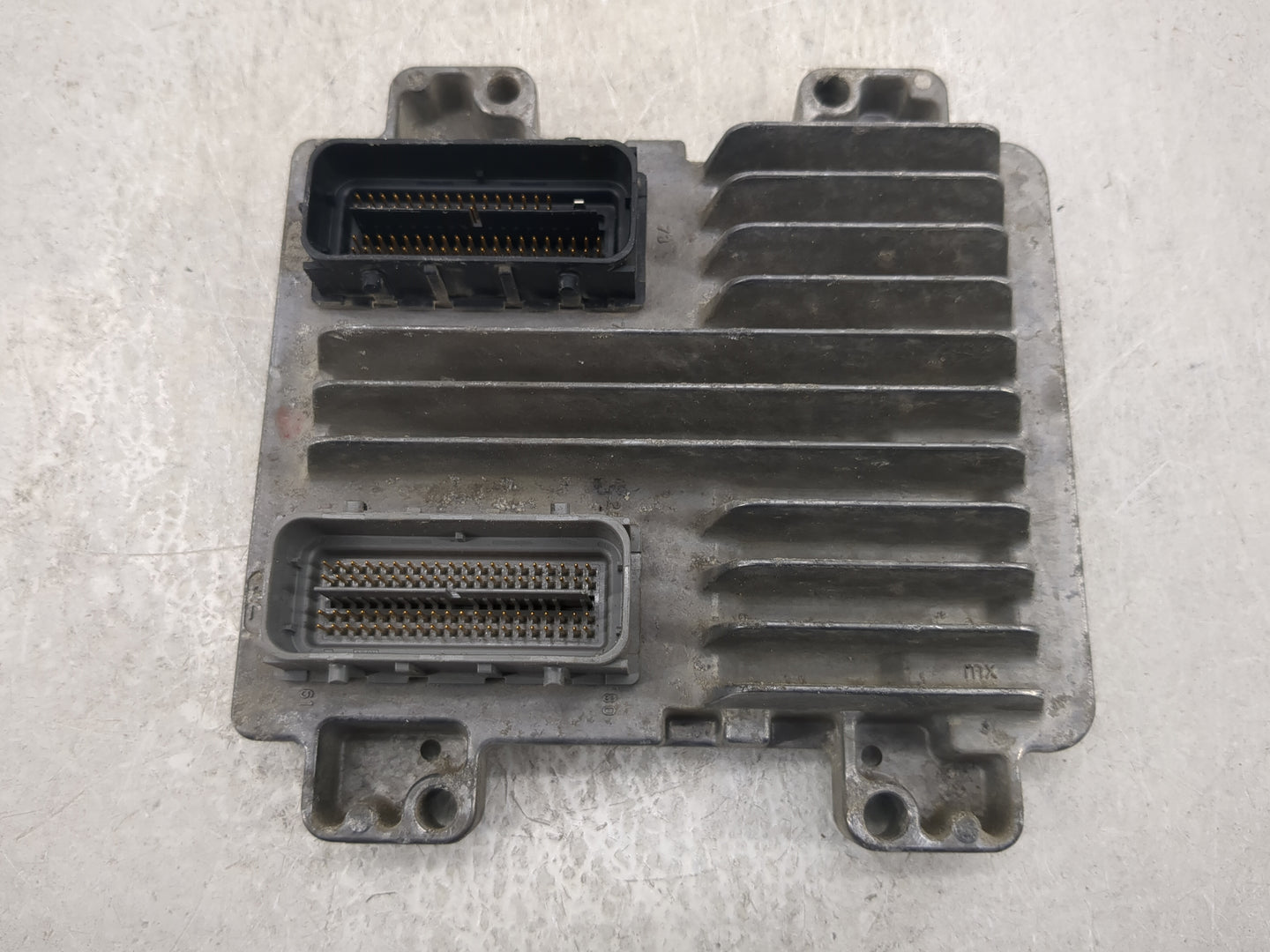 2010-2013 Chevrolet Silverado 1500 PCM Engine Control Computer ECU ECM PCU OEM P/N:12636004 Fits OEM Used Auto Parts - Oemus