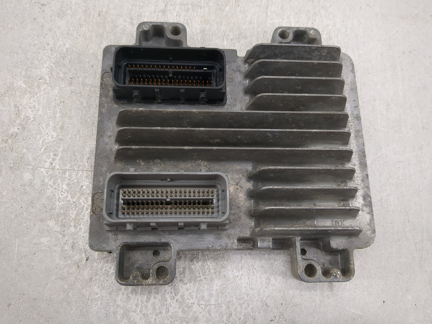 2010-2013 Chevrolet Silverado 1500 PCM Engine Control Computer ECU ECM PCU OEM P/N:12636004 Fits OEM Used Auto Parts - Oemus
