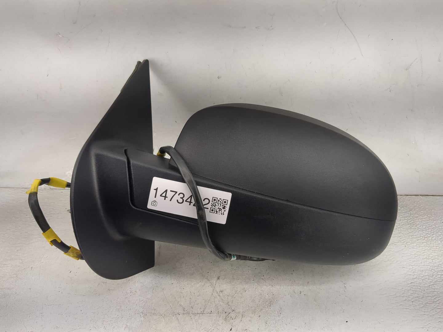 2007-2013 Chevrolet Silverado 1500 Driver Side View Mirror - Left Door Mirror OEM Used - Oemusedautoparts1.com
