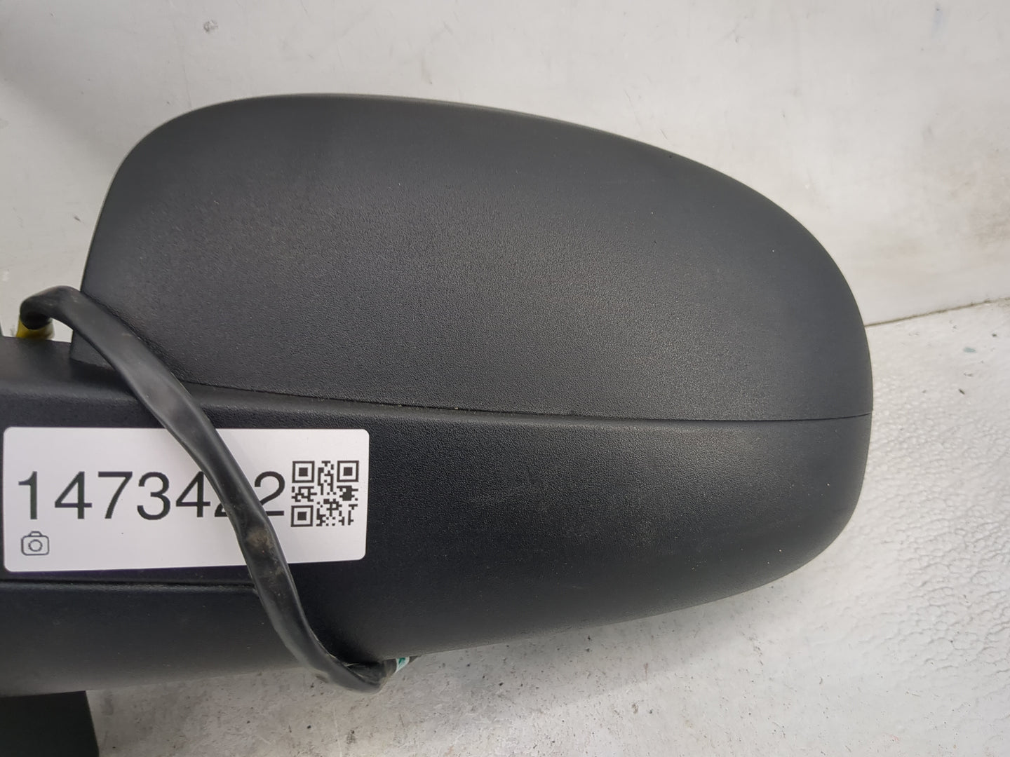 2007-2013 Chevrolet Silverado 1500 Driver Side View Mirror - Left Door Mirror OEM Used - Oemusedautoparts1.com