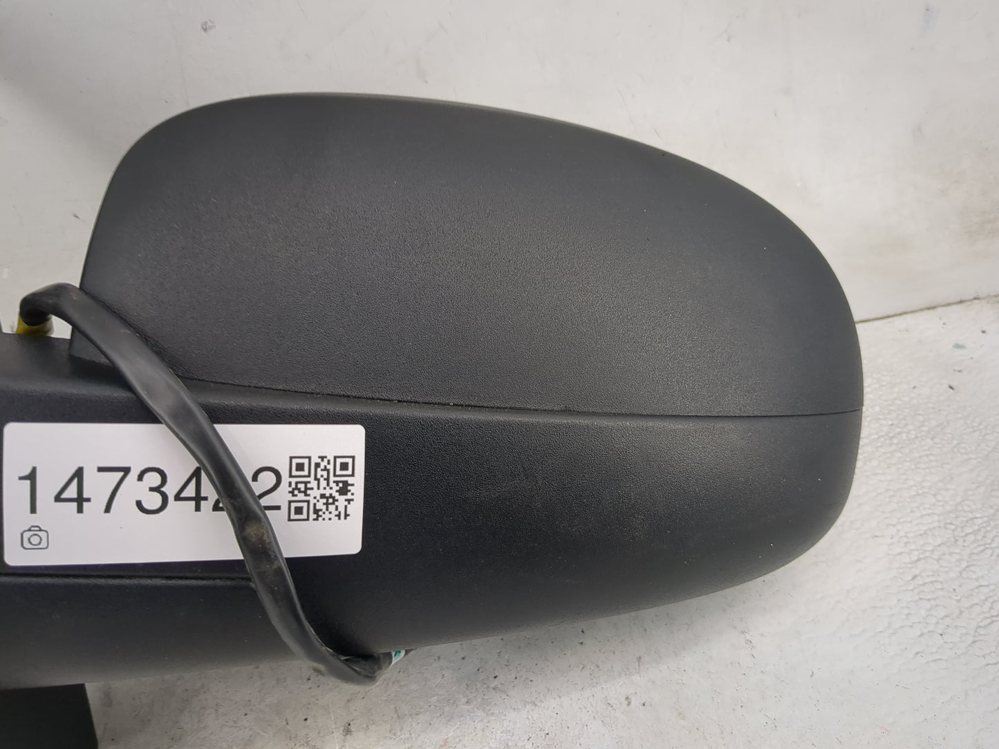2007-2013 Chevrolet Silverado 1500 Driver Side View Mirror - Left Door Mirror OEM Used - Oemusedautoparts1.com