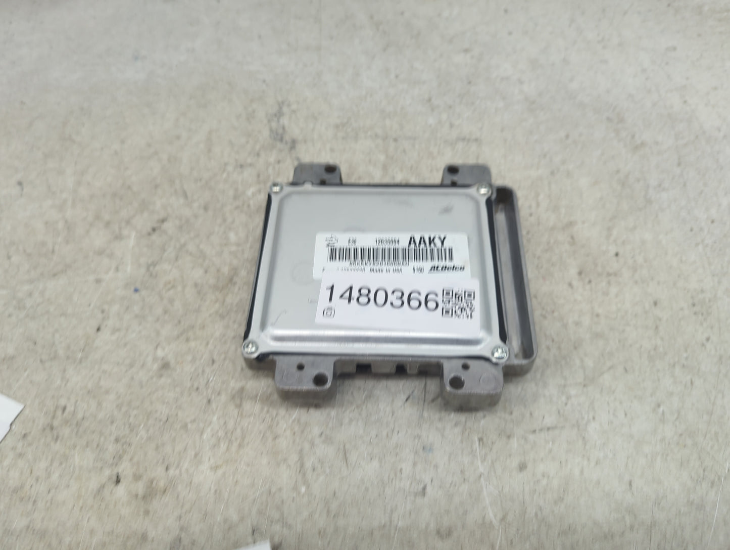 2010-2013 Chevrolet Silverado 1500 PCM Engine Control Computer ECU ECM PCU OEM P/N:12636004 AAKY Fits OEM Used Auto Parts - 