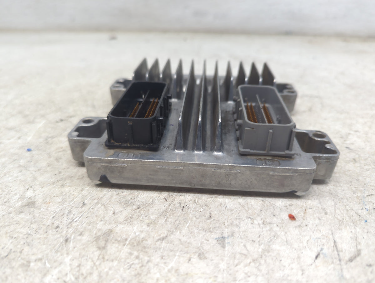 2010-2013 Chevrolet Silverado 1500 PCM Engine Control Computer ECU ECM PCU OEM P/N:12636004 AAKY OEM Used Auto Parts - Oemus