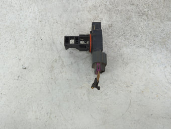 compare product 2009-2013 Chevrolet Silverado 1500 Mass Air Flow Meter Maf 1489555
