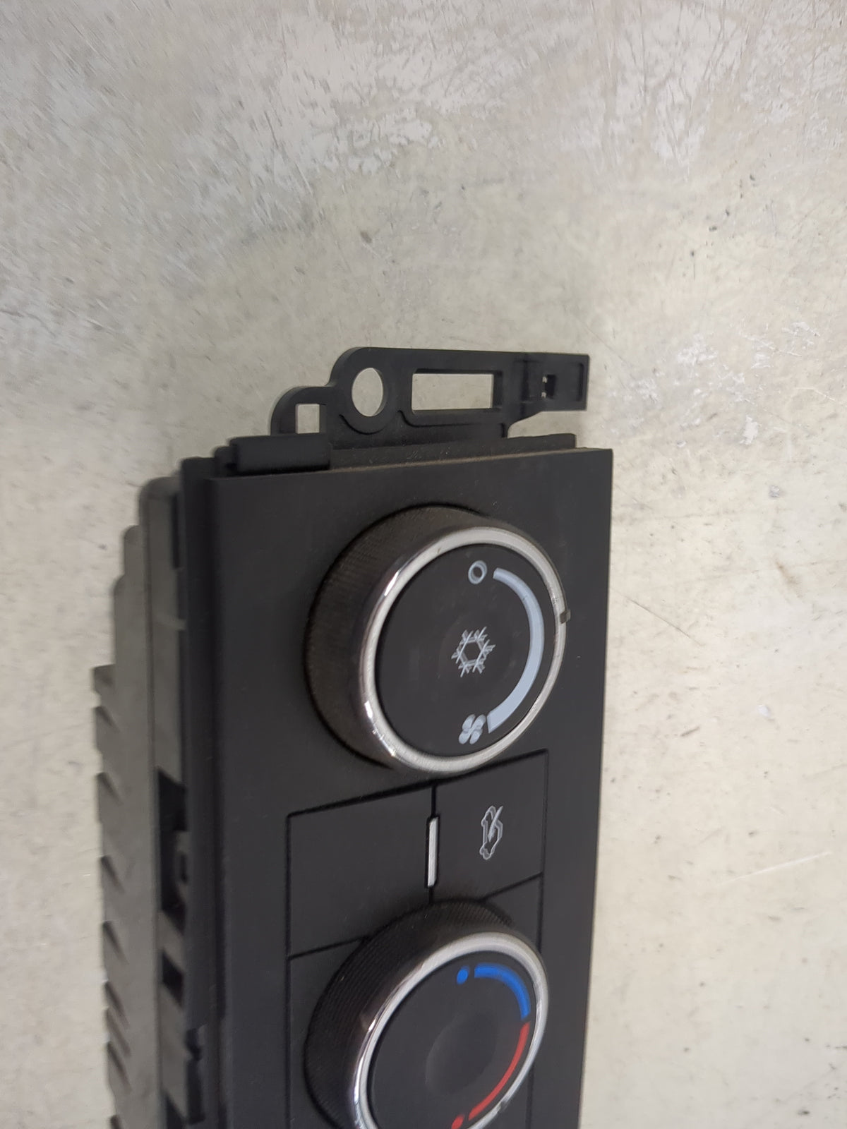 2010-2011 Chevrolet Silverado 1500 Climate Control Module Temperature AC/Heater Replacement P/N:20887811 Fits Fits 2010 2011