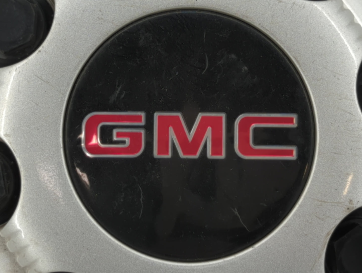 2010 Chevrolet Silverado 1500 Rim Wheel Center Cap Silver - Oemusedautoparts1.com