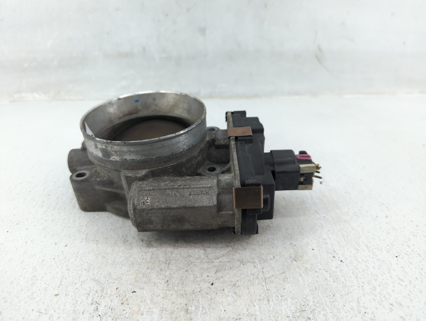 2009-2013 Chevrolet Silverado 1500 Throttle Body P/N:RME87-3C Fits Fits 2009 2010 2011 2012 2013 2014 2015 OEM Used Auto Par