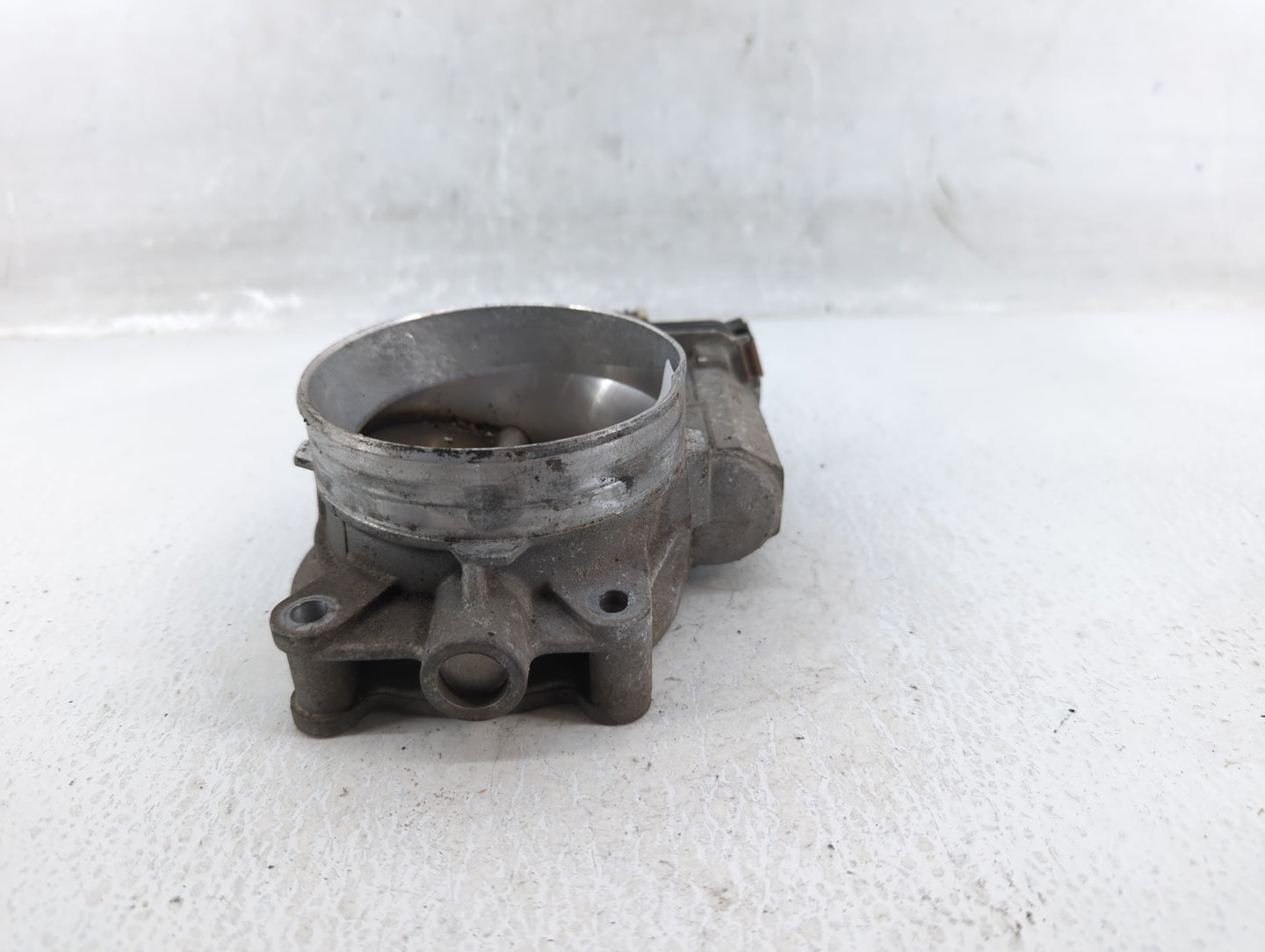 2009-2013 Chevrolet Silverado 1500 Throttle Body P/N:RME87-3C Fits Fits 2009 2010 2011 2012 2013 2014 2015 OEM Used Auto Par