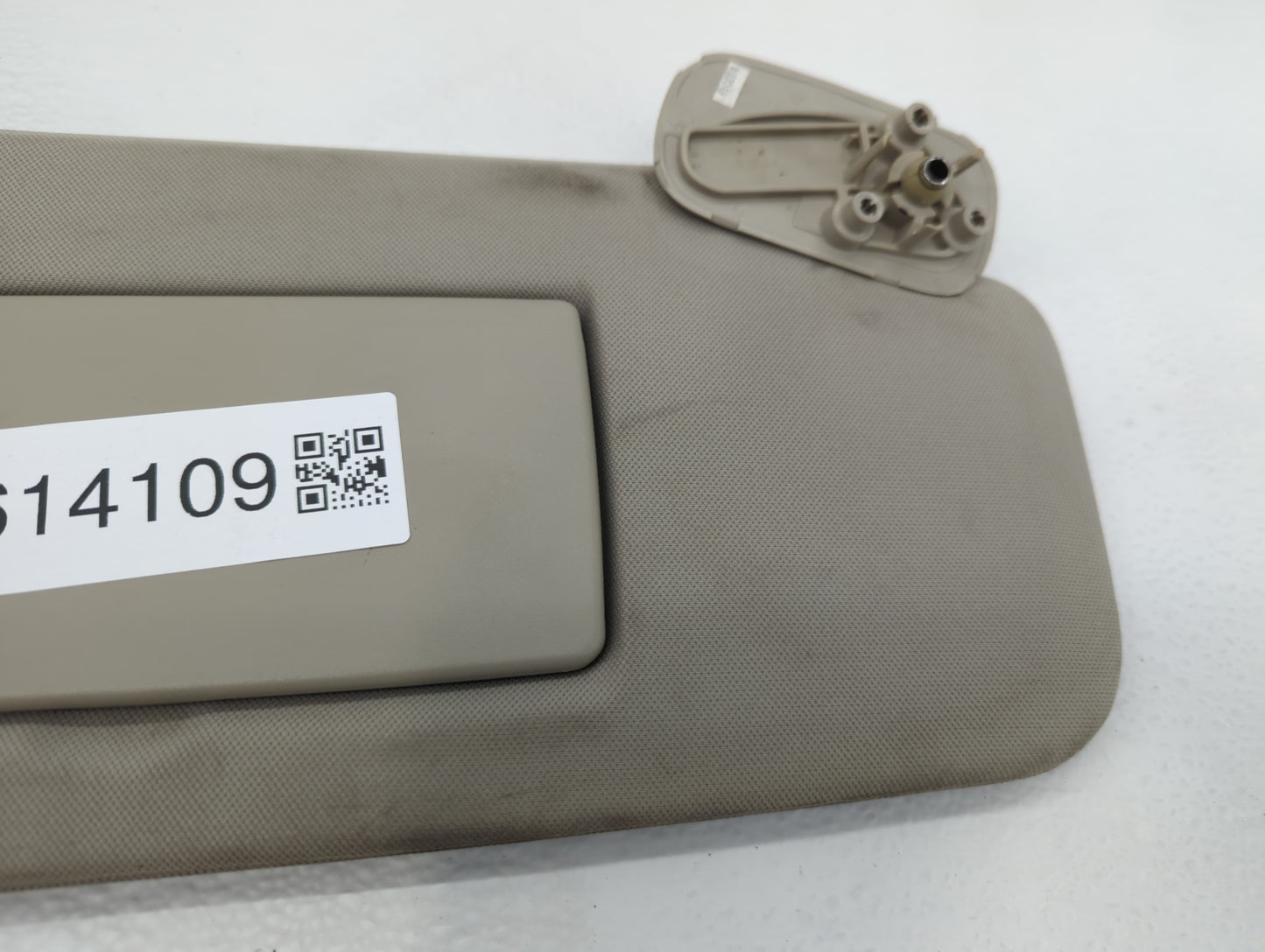 2007-2013 Chevrolet Silverado 1500 Sun Visor Shade Replacement Passenger Right Mirror Fits OEM Used Auto Parts - Oemusedauto