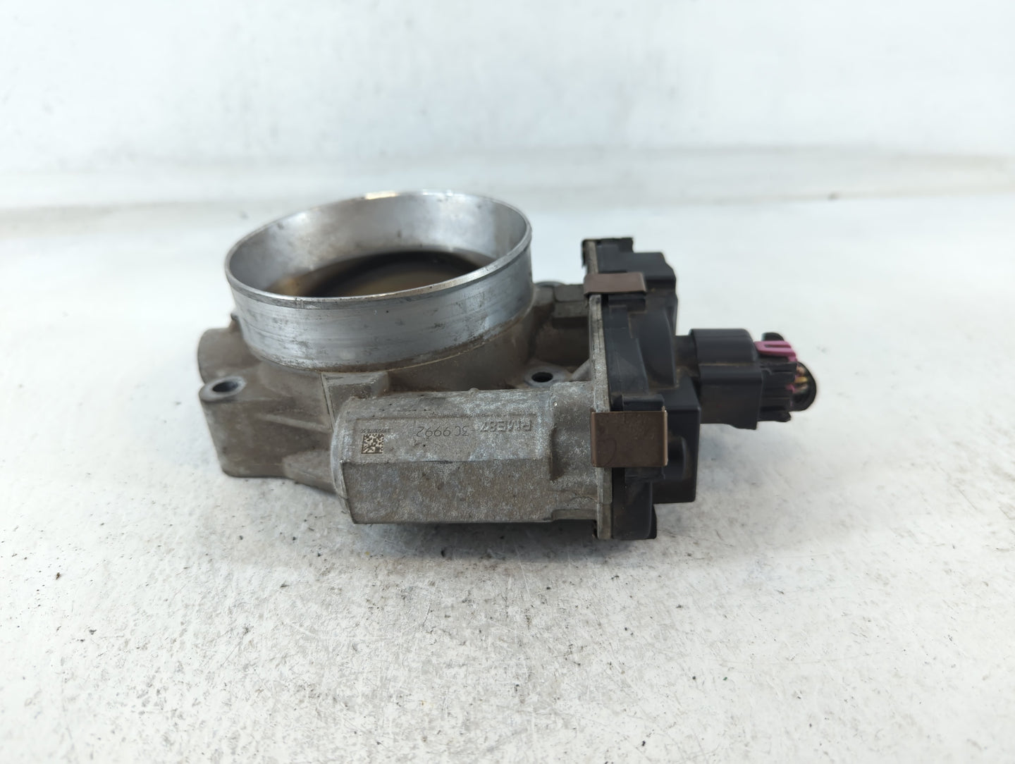 2009-2013 Chevrolet Silverado 1500 Throttle Body P/N:3C 9992 Fits Fits 2009 2010 2011 2012 2013 2014 2015 OEM Used Auto Part