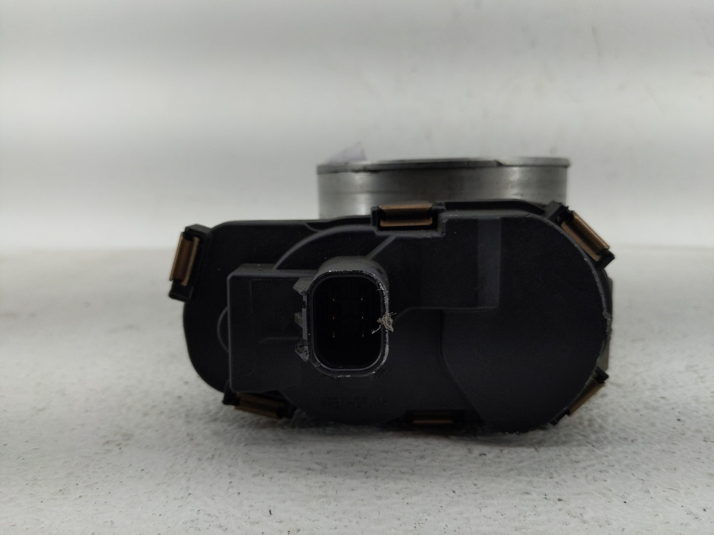 2010 Chevrolet Silverado 2500 Throttle Body P/N:RME87-3C9992 RME87-3B1387 Fits Fits 2009 2011 2012 2013 2014 2015 OEM Used A