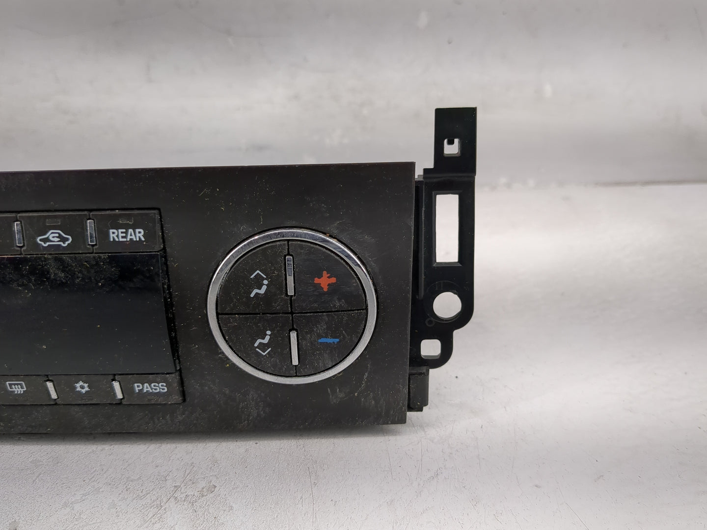 2007-2011 Chevrolet Suburban 1500 Climate Control Module Temperature AC/Heater Replacement P/N:20921712 Fits OEM Used Auto P