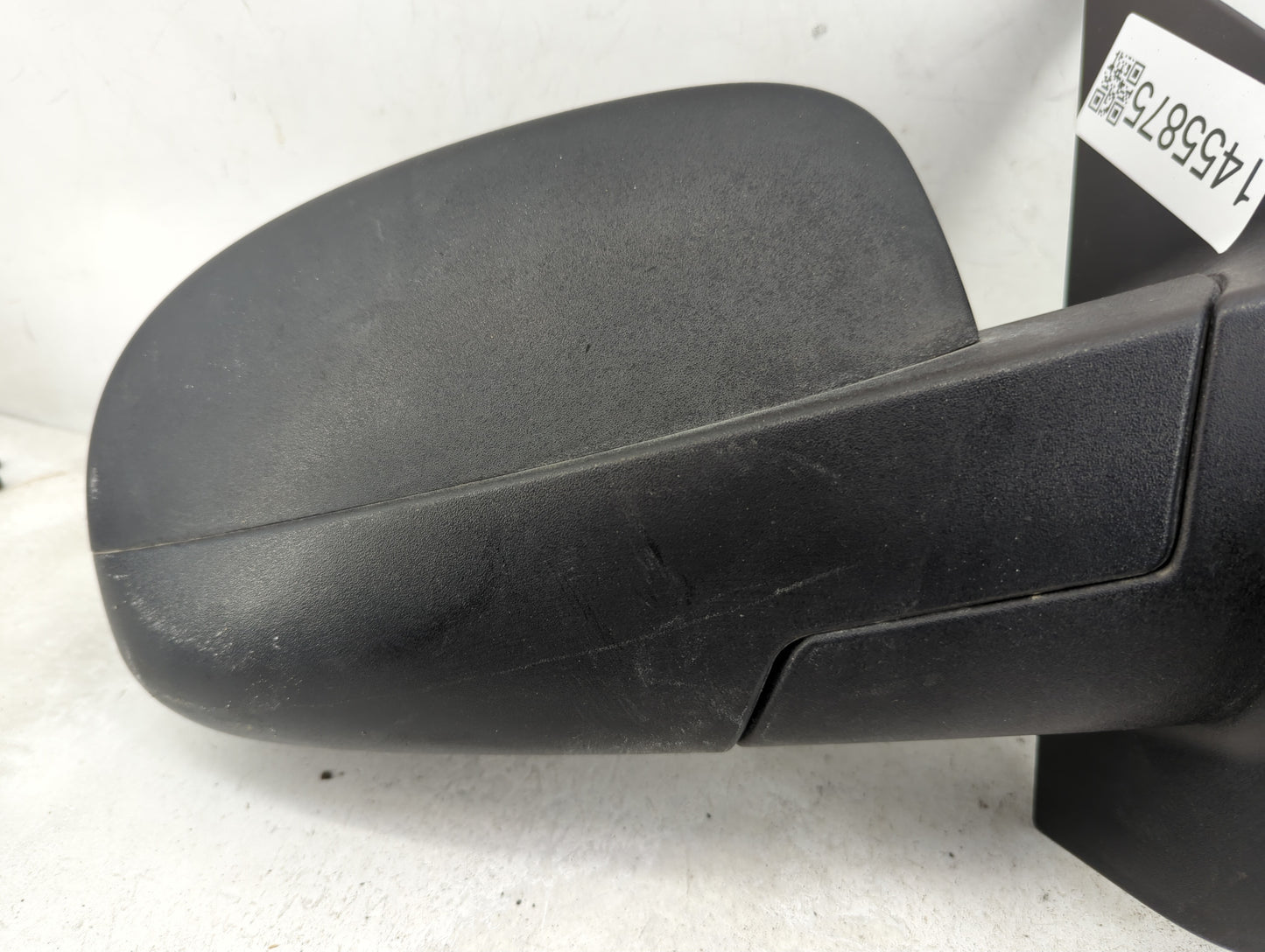 2007-2014 Chevrolet Suburban 1500 Passenger Side View Mirror - Right Door Mirror OEM Used - Oemusedautoparts1.com