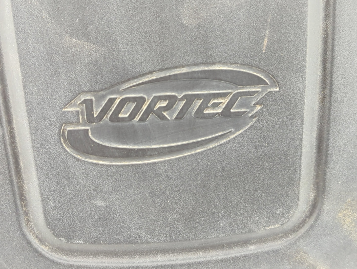 2010 Chevrolet Suburban 1500 Engine Cover - Oemusedautoparts1.com