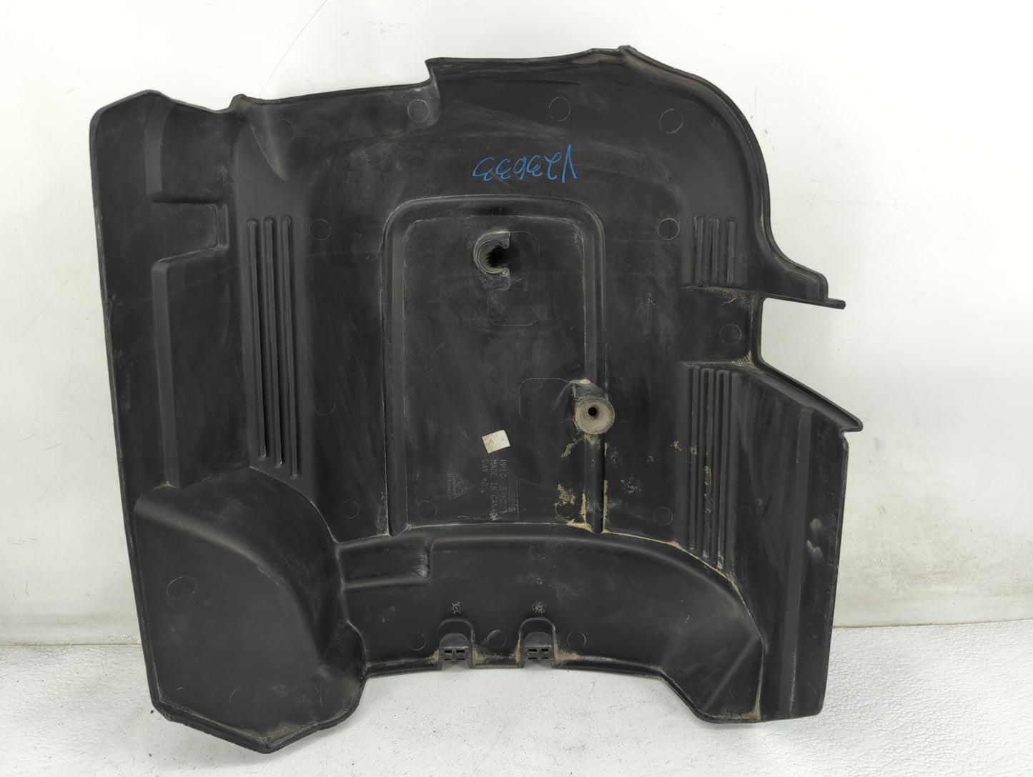 2010 Chevrolet Suburban 1500 Engine Cover - Oemusedautoparts1.com