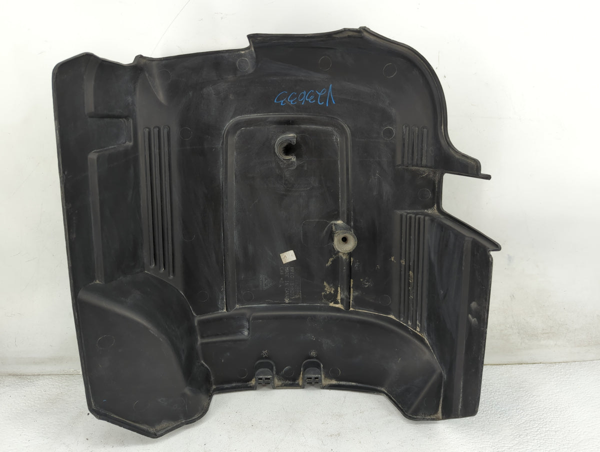 2010 Chevrolet Suburban 1500 Engine Cover - Oemusedautoparts1.com