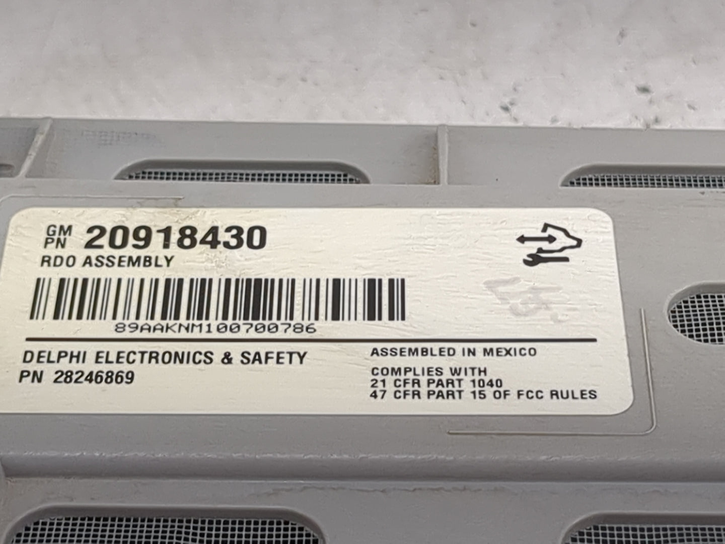 2010-2014 Chevrolet Suburban 1500 Radio AM FM Cd Player Receiver Replacement P/N:20918430 28246869 Fits OEM Used Auto Parts 