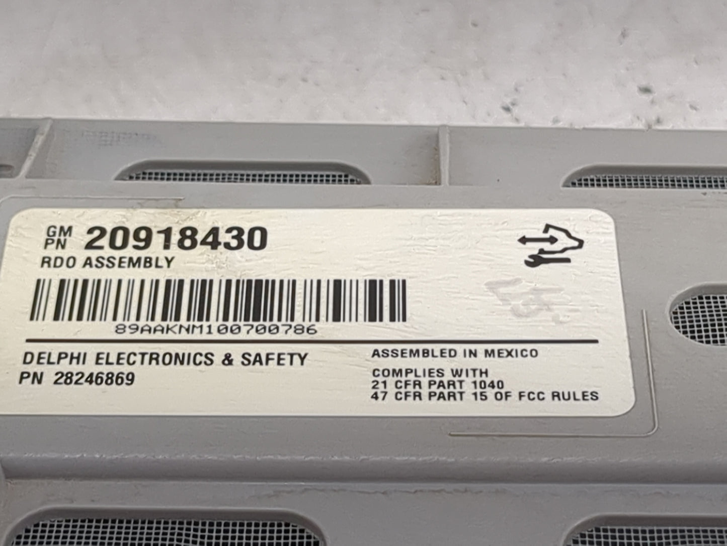 2010-2014 Chevrolet Suburban 1500 Radio AM FM Cd Player Receiver Replacement P/N:20918430 28246869 Fits OEM Used Auto Parts 