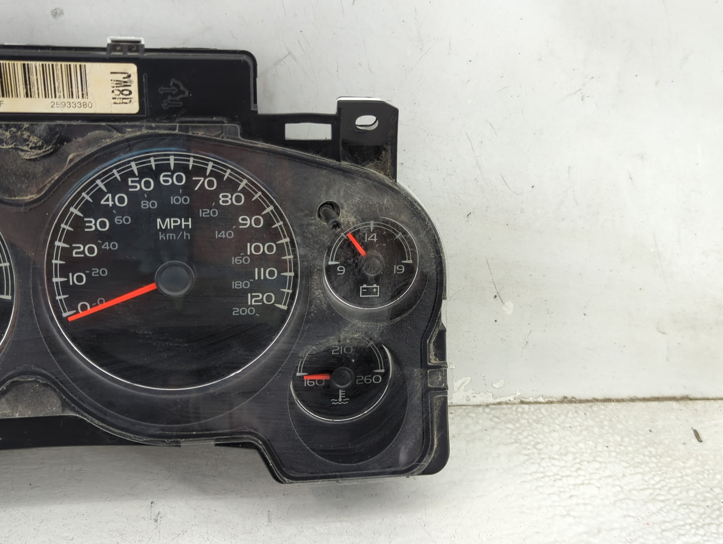 2010 Chevrolet Suburban 1500 Instrument Cluster Speedometer Gauges P/N:25933380 28186398 Miles: Fits OEM Used Auto Parts - O