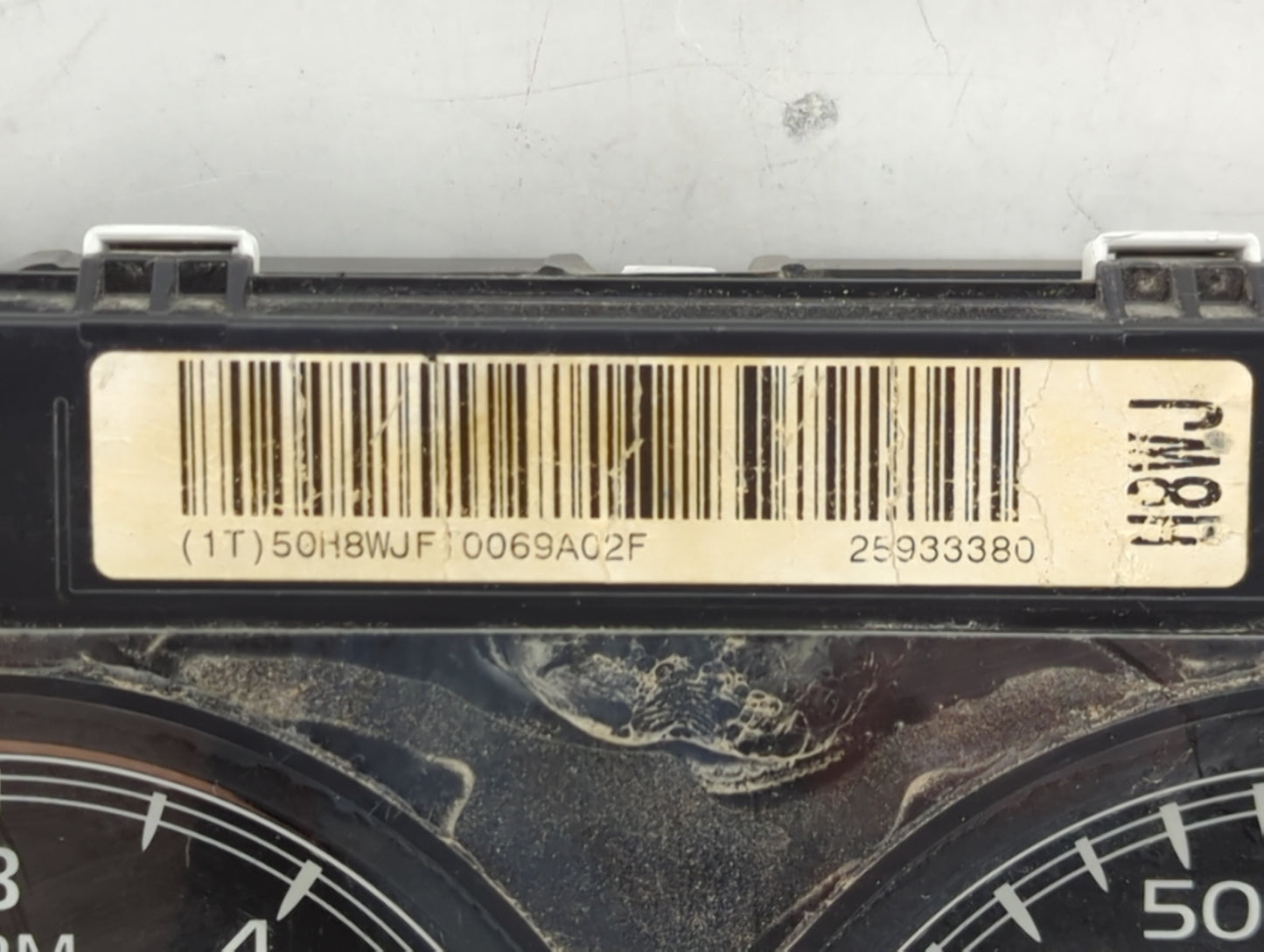 2010 Chevrolet Suburban 1500 Instrument Cluster Speedometer Gauges P/N:25933380 28186398 Miles: Fits OEM Used Auto Parts - O
