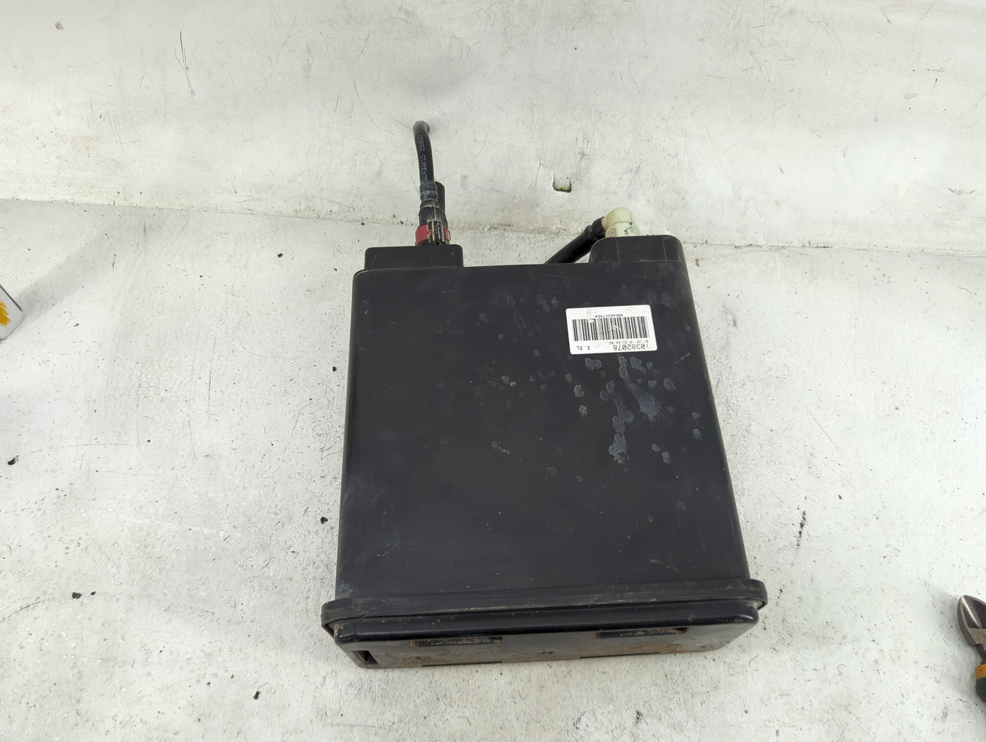 2010 Chevrolet Suburban 1500 Fuel Vapor Charcoal Canister 1481382 - Oemusedautoparts1.com