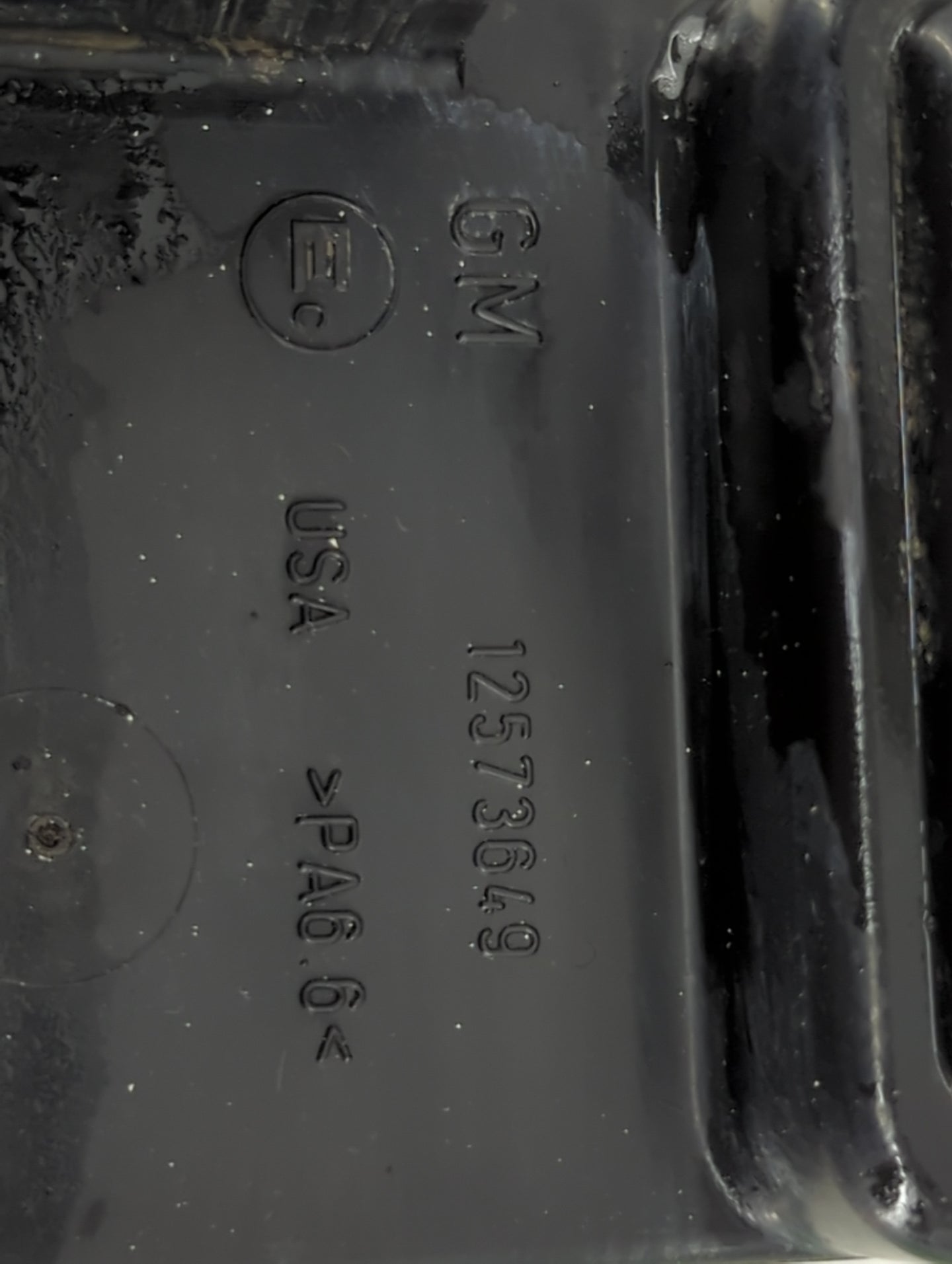 2010 Chevrolet Suburban 1500 Fuel Vapor Charcoal Canister 1481382 - Oemusedautoparts1.com
