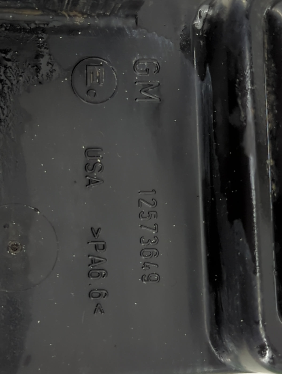 2010 Chevrolet Suburban 1500 Fuel Vapor Charcoal Canister 1481382 - Oemusedautoparts1.com
