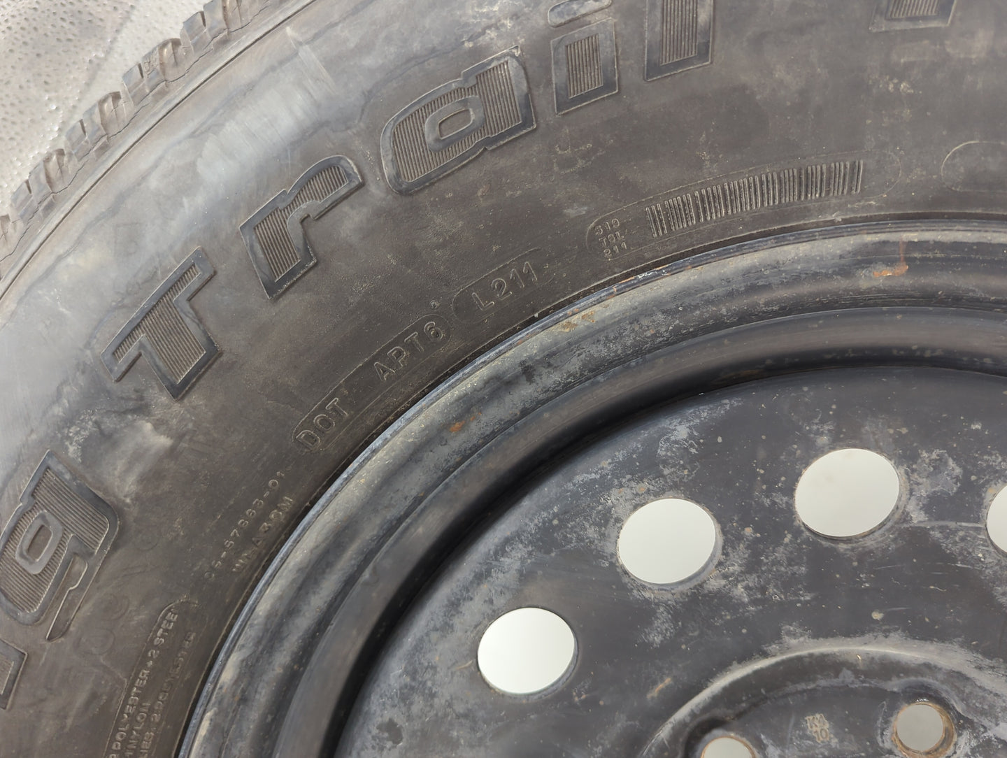 2007-2014 Chevrolet Suburban 1500 Spare Donut Tire Wheel Rim Oem - Oemusedautoparts1.com