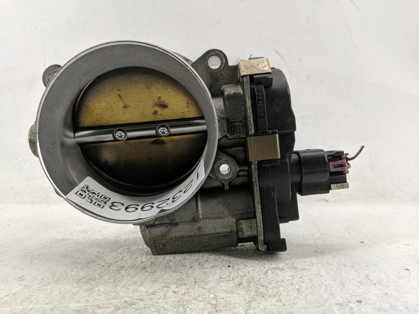 2009-2013 Chevrolet Suburban 2500 Throttle Body Fits Fits 2009 2010 2011 2012 2013 2014 2015 OEM Used Auto Parts - Oemusedau