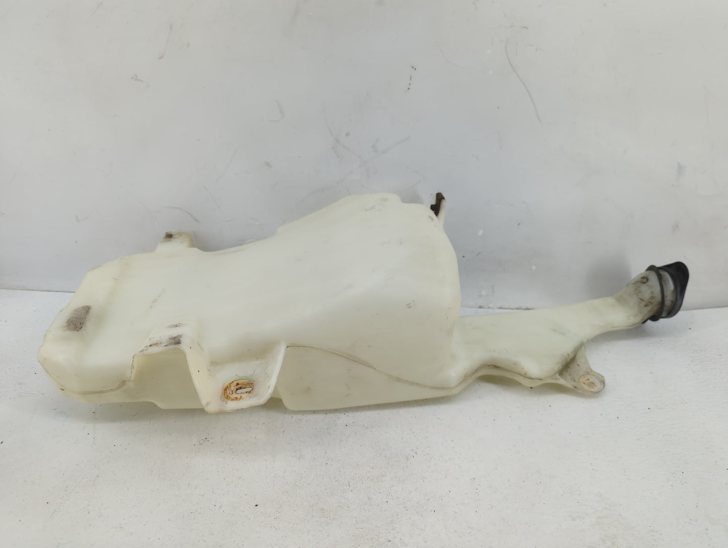 2007-2014 Chevrolet Tahoe Windshield Washer Fluid Reservoir Bottle Oem - Oemusedautoparts1.com